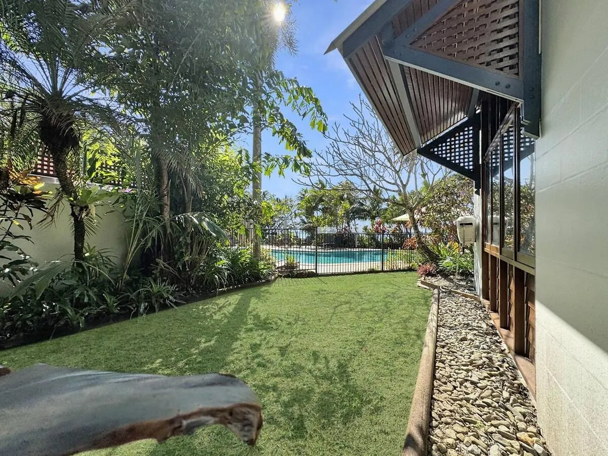 Wongalinga Beachfront Apt 1 Mission Beach Australia