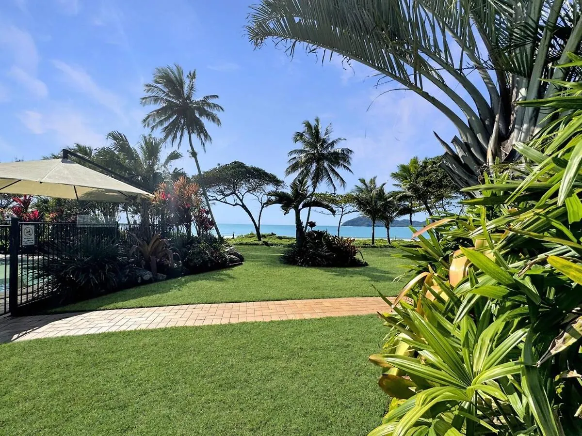 Wongalinga Beachfront Apt 1 Mission Beach Apartment